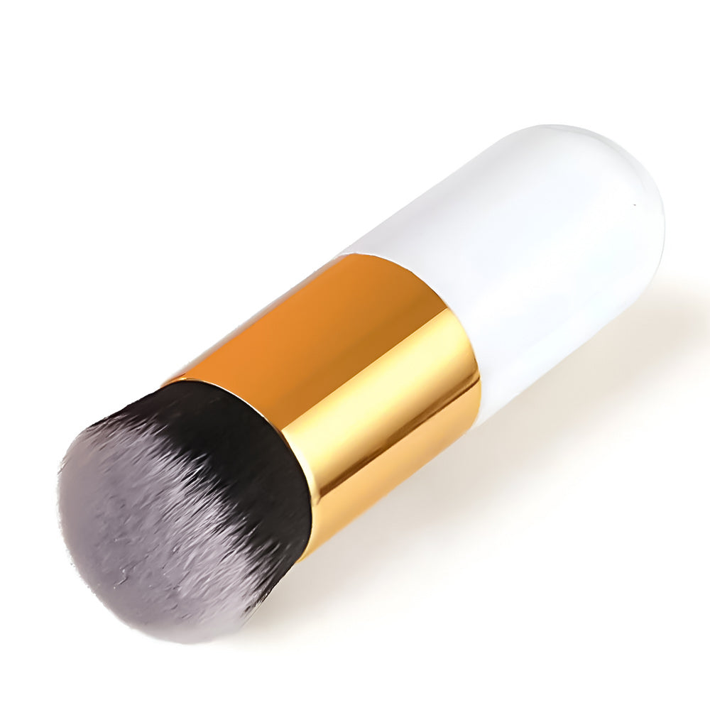 Makeup Brush built with a lightweight handle for better control, giving effortless blending and buffing power.